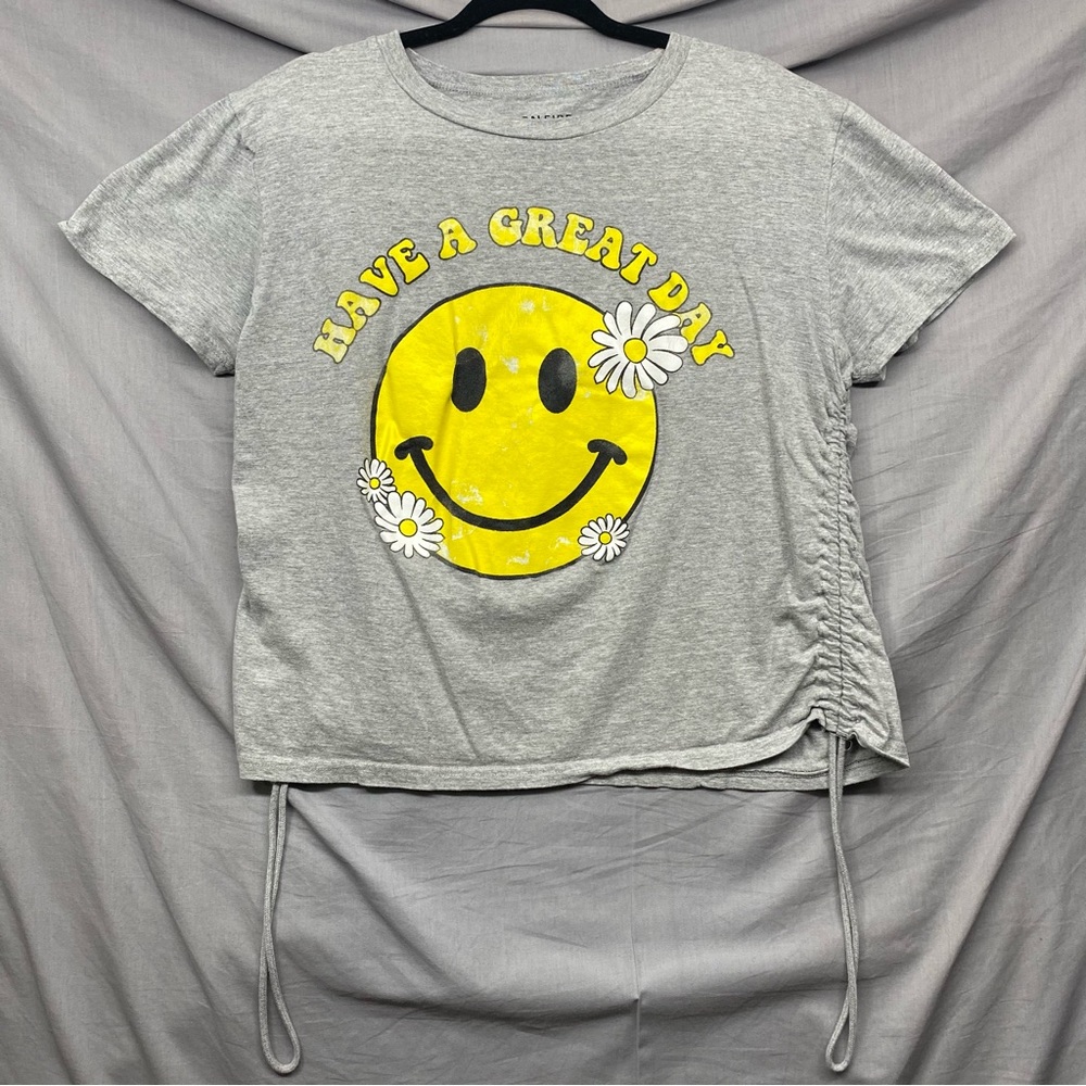 On Fire T-Shirt Smiley Face Crop Side Ties Gray Size | 2X